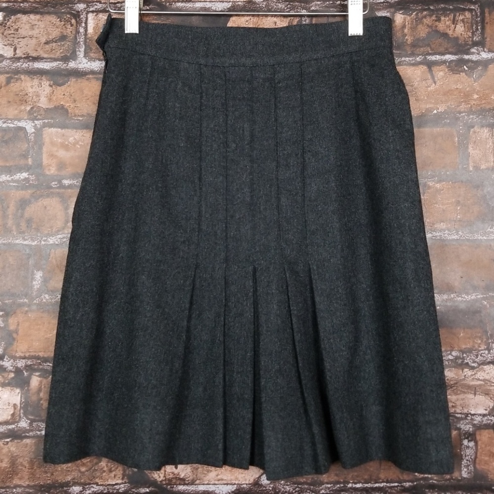 Chanel Boutique| Grey Wool Pleated Back Midi Skirt - Picture 2 of 7